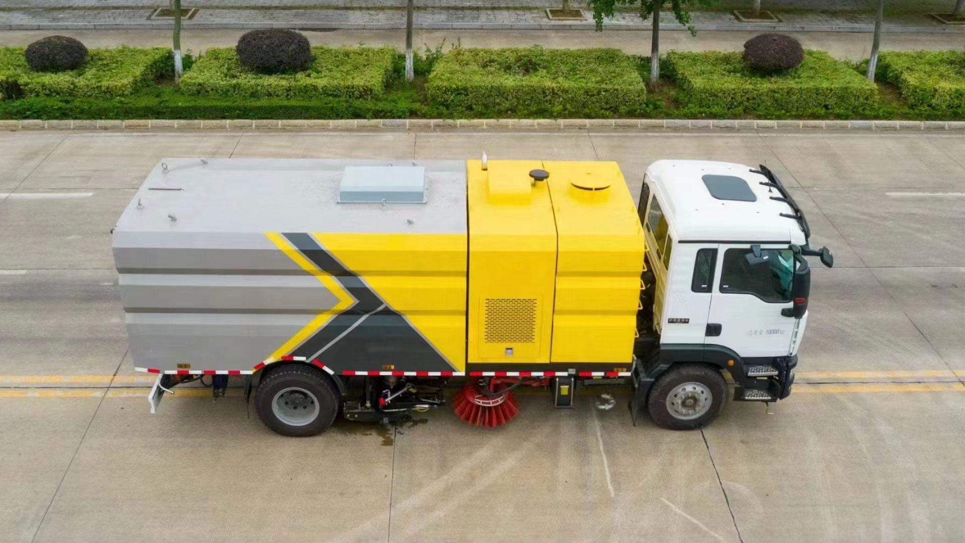 Mga Suction Systems Multi-scene na Paggamit ng Sweeper Truck para sa Paglilinis