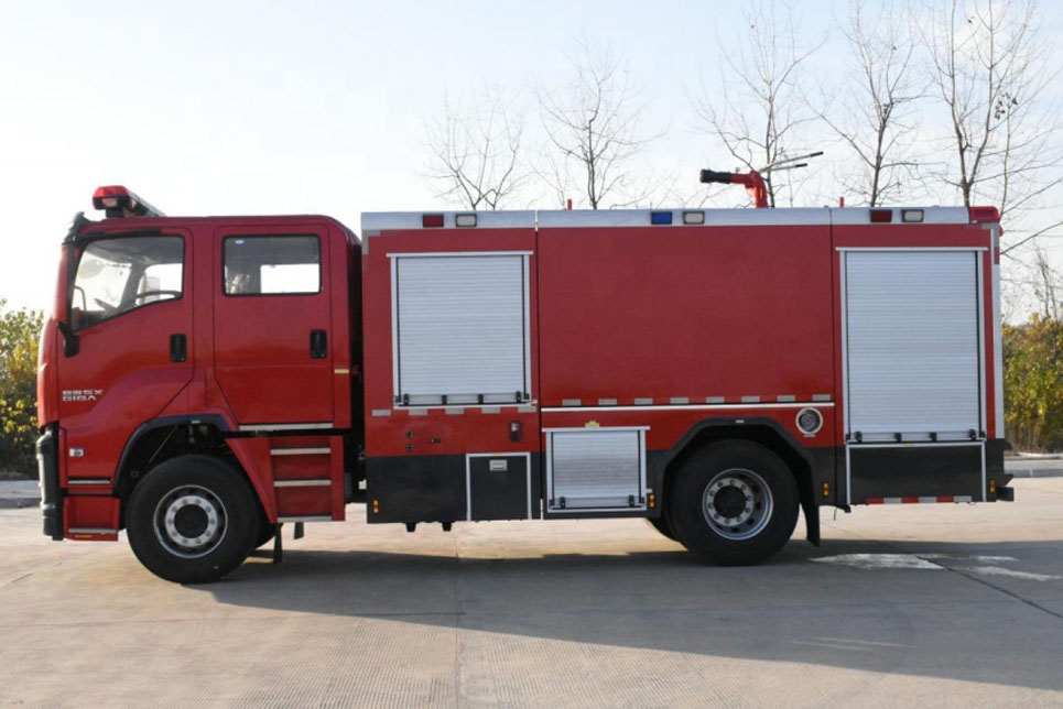 ISUZU 4*2 Foam Water Tank Fire Fighting Truck