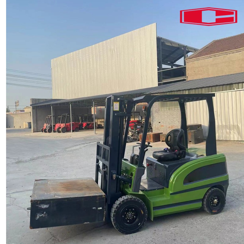 Madaling Paandarin ang Safety 2.0T Air Forklift para sa Warehouse