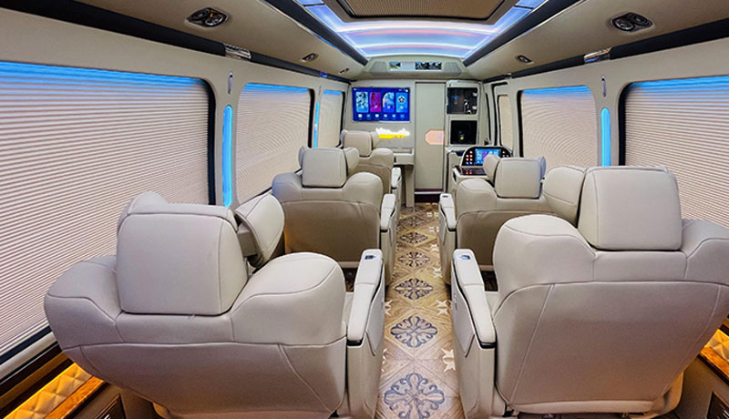 9 Seats Luxury Black Edition Coaster Bus