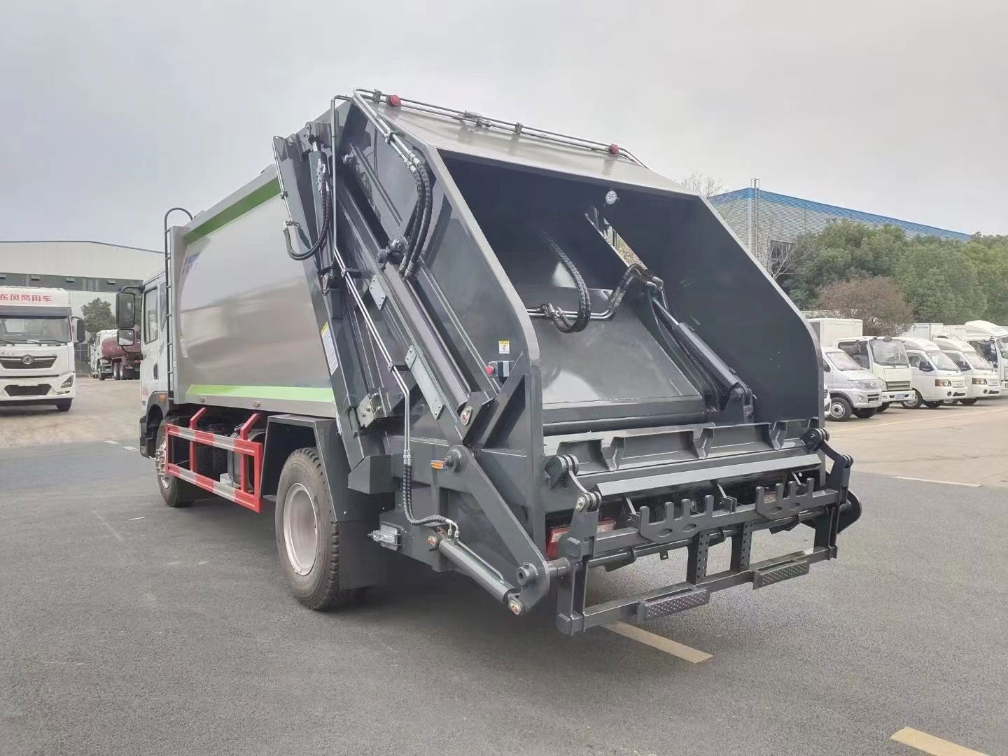 Dongfeng 12 CBM Compactor Garbage Truck