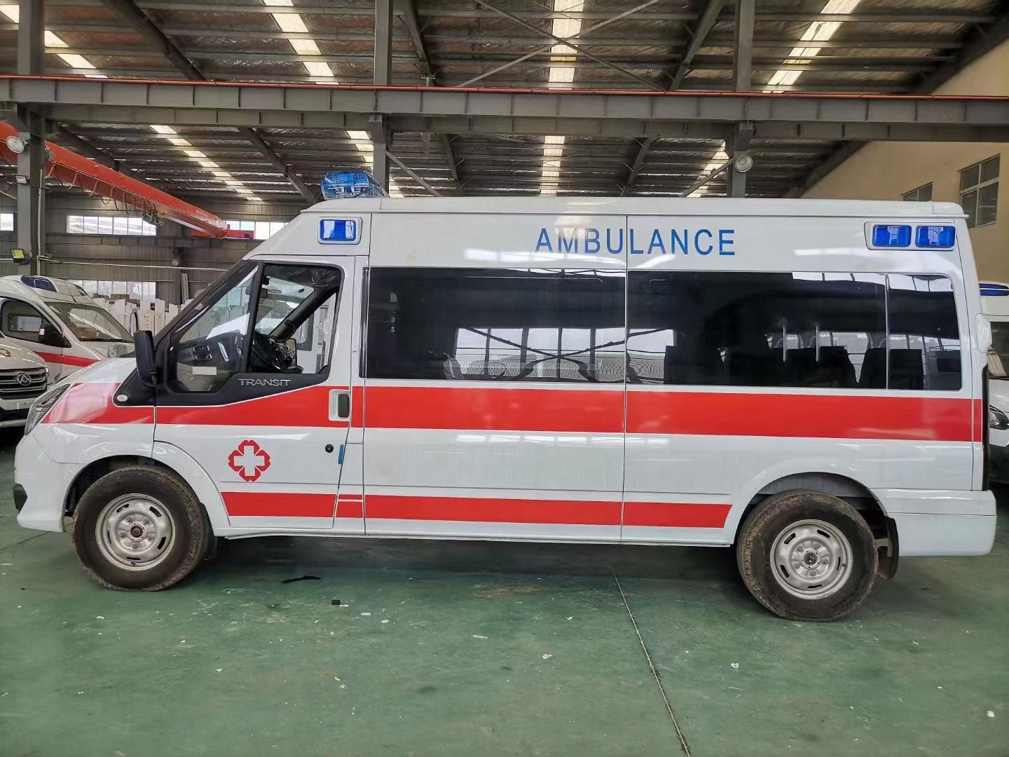 FORD Ambulance Diesel Vehicle para sa Stretcher Ambulance