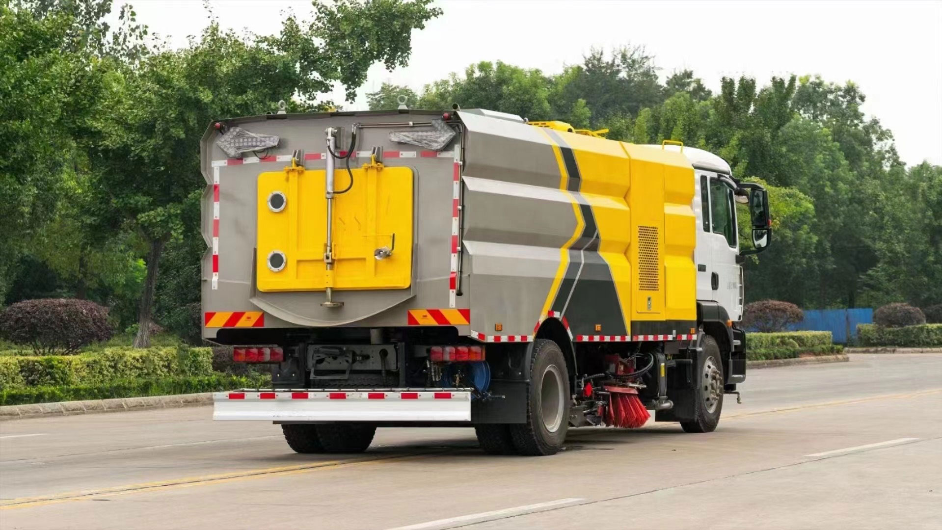 Mga Suction Systems Multi-scene na Paggamit ng Sweeper Truck para sa Paglilinis