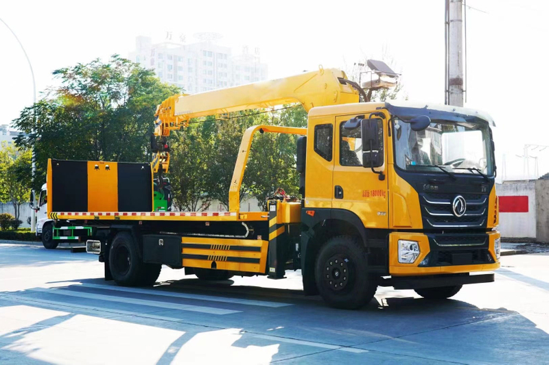 8 Ton Dongfeng 1 Pull 2 ​​Cars Tow Wrecker Truck