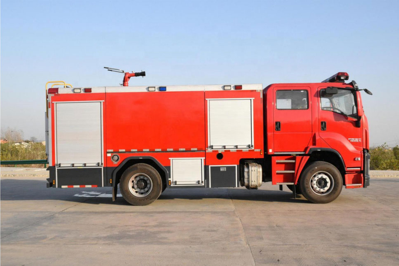 ISUZU 4*2 Foam Water Tank Fire Fighting Truck